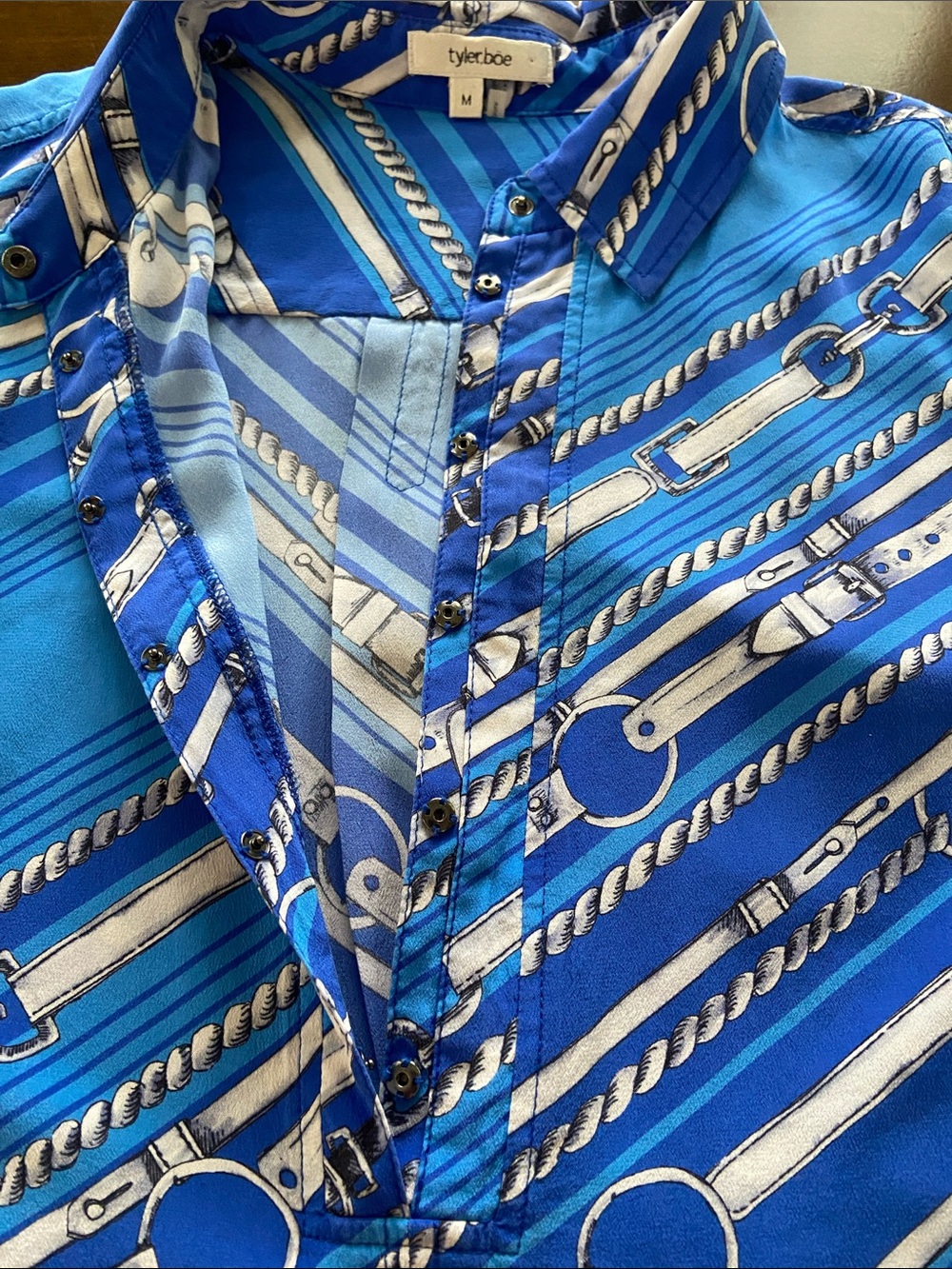 Tyler Boe Olivia Silk Bold Blue Equestrian Chain and Belt Pattern Blouse. Size M - Picture 13 of 13